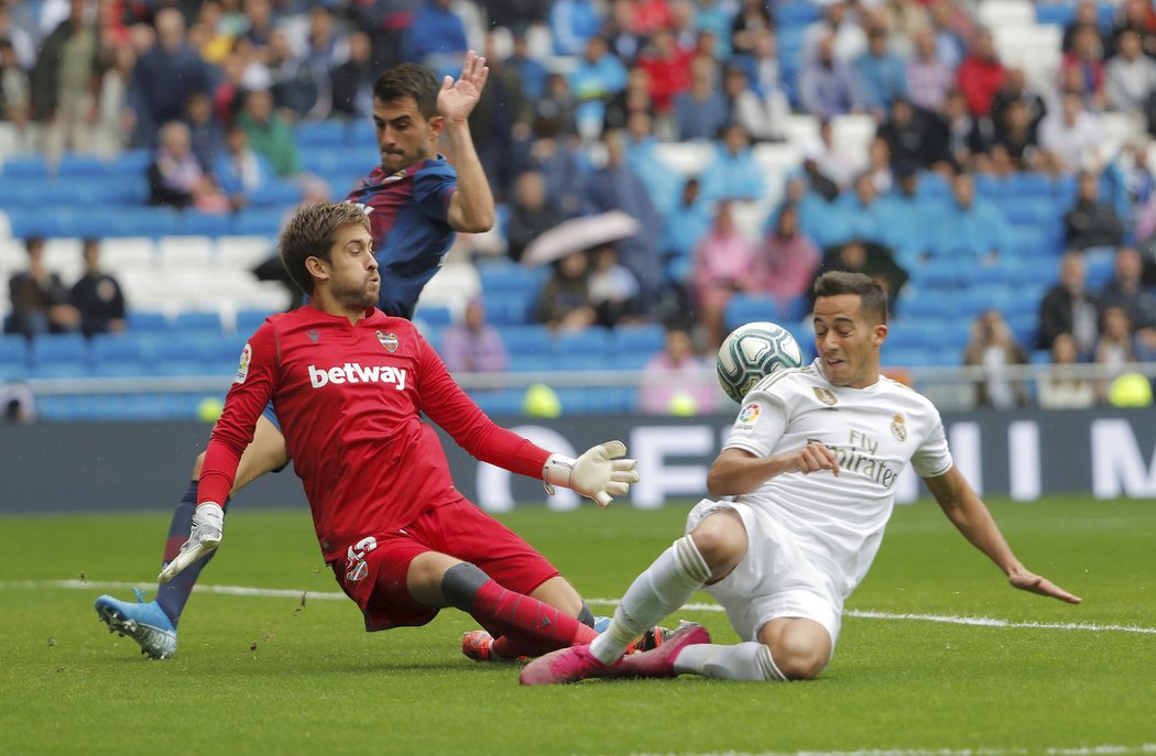 Lucas Vazquez v ostrém souboji