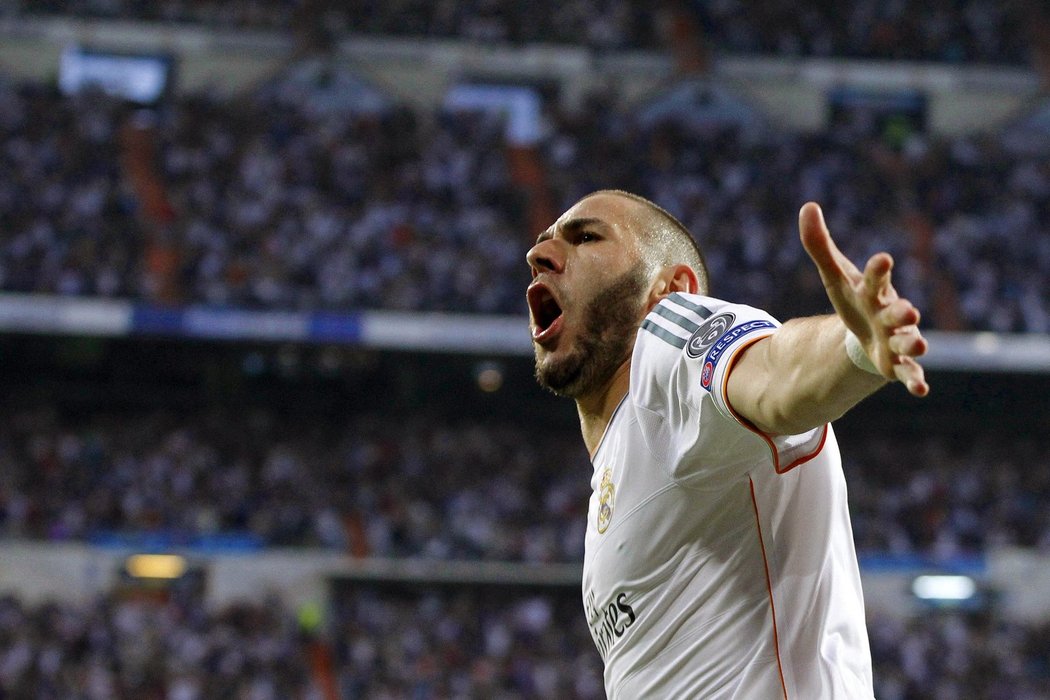 Hrdina večera. Útočník Realu Madrid Karim Benzema se postaral o první branku do sítě Bayernu