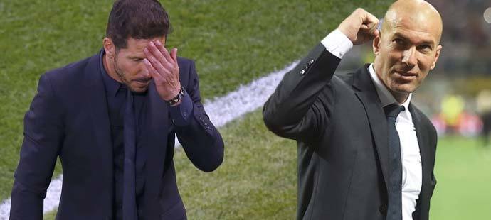 Trenér Atlétika Madrid Diego Simeone po porážce od Realu smutnil a uvažuje o pokračování v klubu, Zinedine Zidane slaví s klubem Ligu mistrů