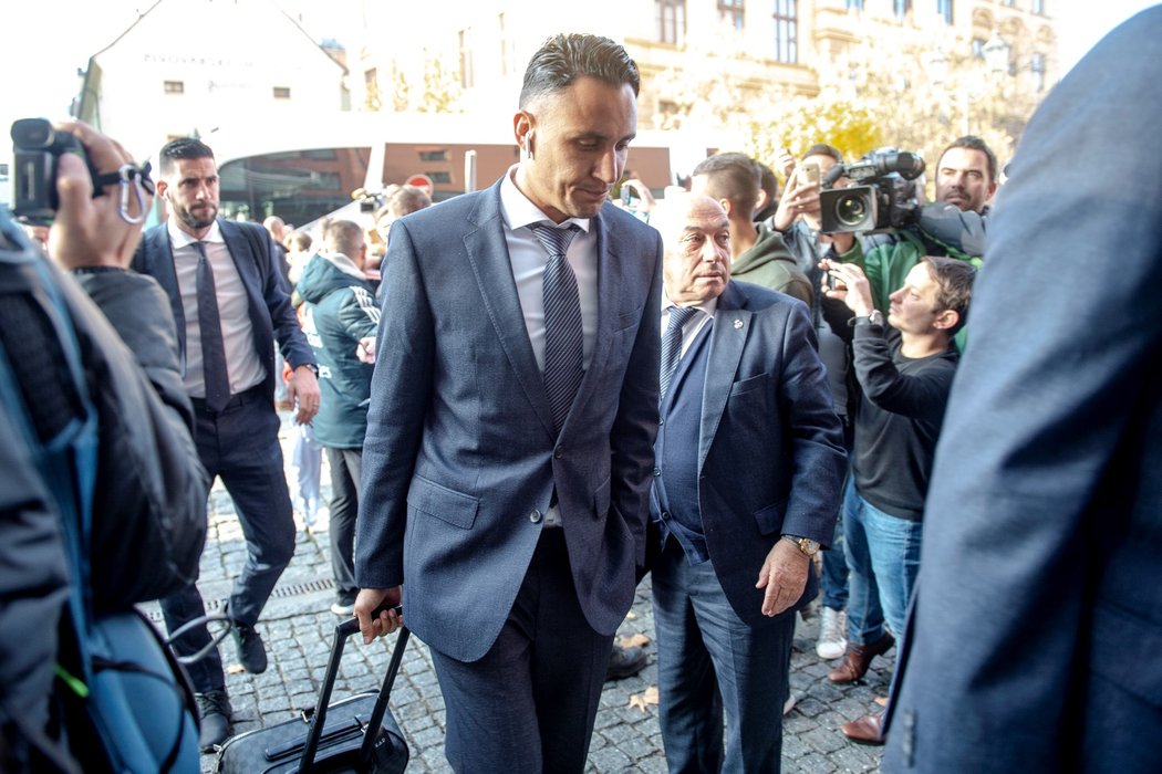 Brankář Realu Keylor Navas po příjezdu do Plzně