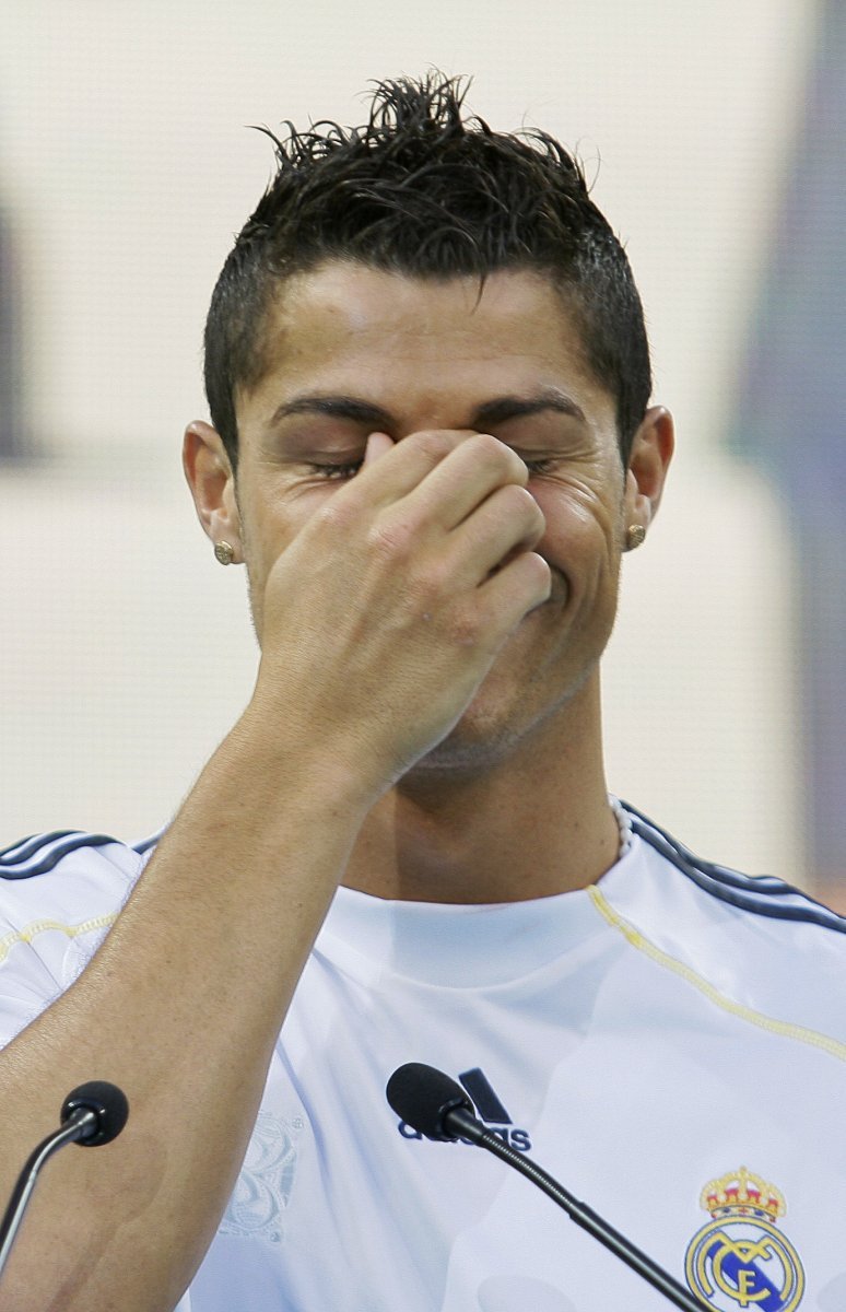 Emoce ve tváři Cristiana Ronalda, nové posily Realu Madrid