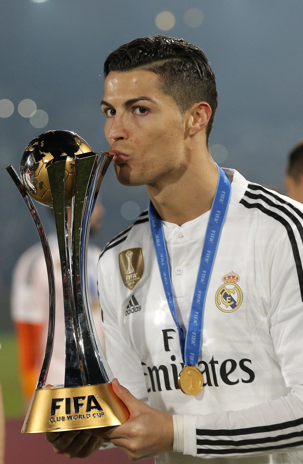 Cristiano Ronaldo s vítěznou trofejí