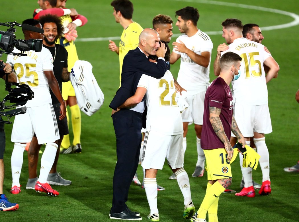 Fotbalisté Realu Madrid porazili 2:1 Villarreal a získali 34. španělský titul