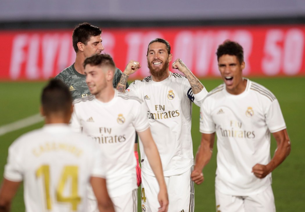 Fotbalisté Realu Madrid porazili 2:1 Villarreal a získali 34. španělský titul