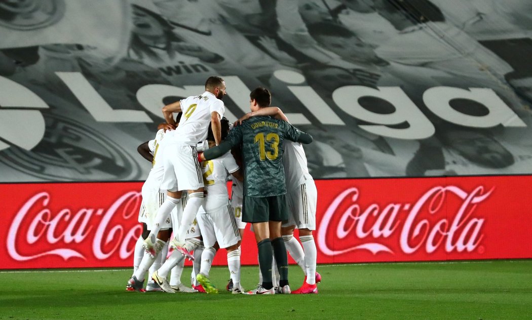 Fotbalisté Realu Madrid porazili 2:1 Villarreal a získali 34. španělský titul