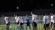 Fotbalisté Realu Madrid na prvním tréninku v rámci zámořského soustředění, vzadu uprostřed sleduje své svěřence kouč Carlo Ancelotti