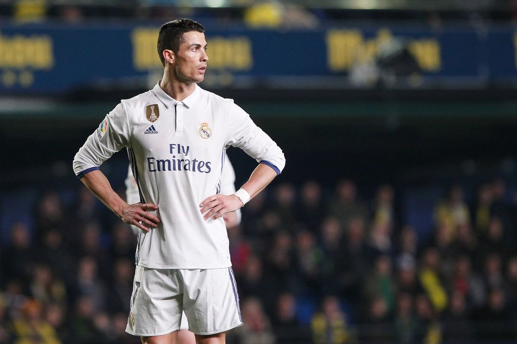Cristiano Ronaldo v utkání s Villarrealem nastřelil tyč, ale postaral se o vyrovnání na 2:2 díky proměněné penaltě