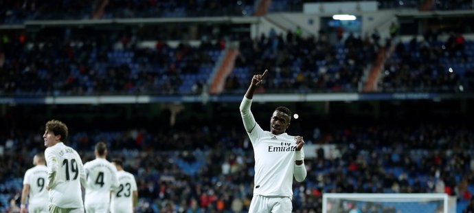 Brazilský talent Vinícius Júnior slaví první gól na Santiago Bernabéu