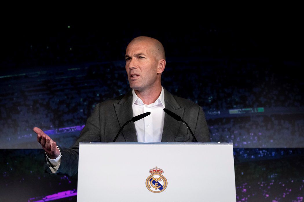 Zinedine Zidane při představení do role trenéra Realu Madrid