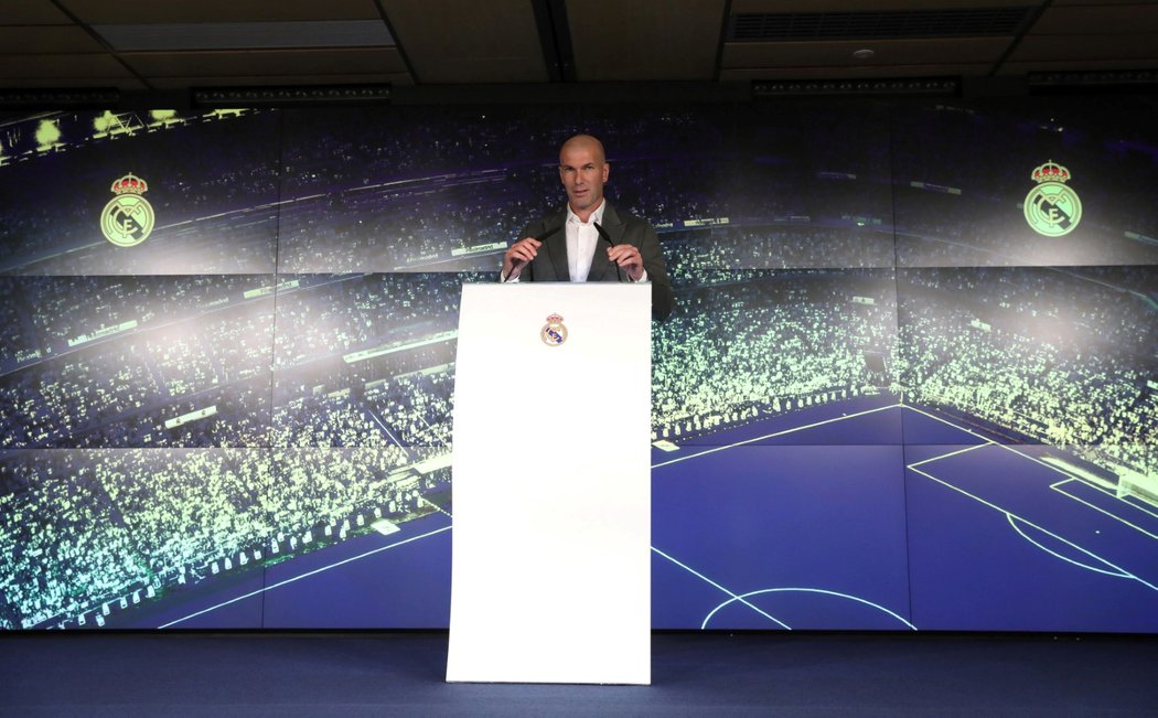 Zinedine Zidane při představení do role trenéra Realu Madrid