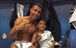Ronaldo vzal syna i do šatny po triumfu v Lize mistrů