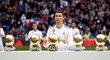 Cristiano Ronaldo před utkáním se Sevillou s pěti Zlatými míči, které získal během své kariéry