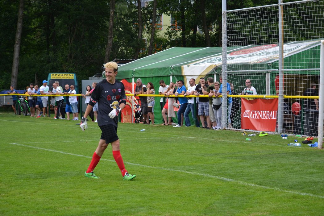 Fotbalový tým osobností Real Top Praha na turnaji v Karlových Varech