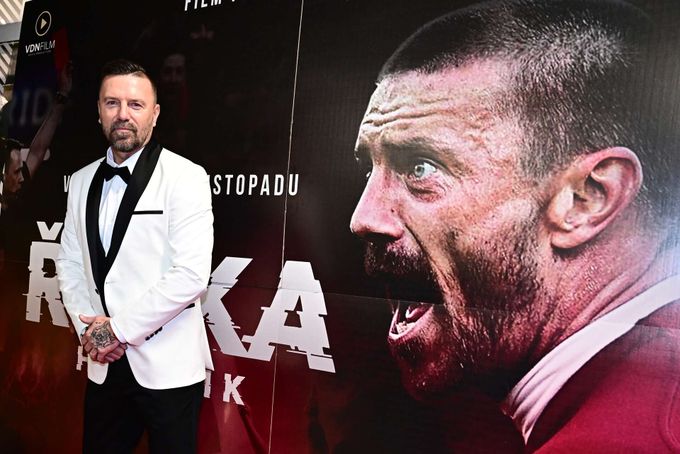 Recenze filmu Řepka: Hříšník - mezi nebem, peklem a bojem za svou pravdu Recenze filmu Řepka: Hříšník - mezi nebem, peklem a bojem za svou pravdu