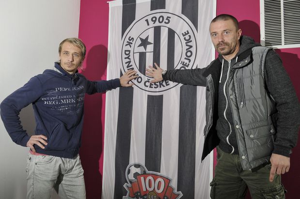 Tomáš Řepka s Rudolfem Otepkou, nejzkušenější hráči Českých Budějovic Tomáš Řepka s Rudolfem Otepkou, nejzkušenější hráči Českých Budějovic