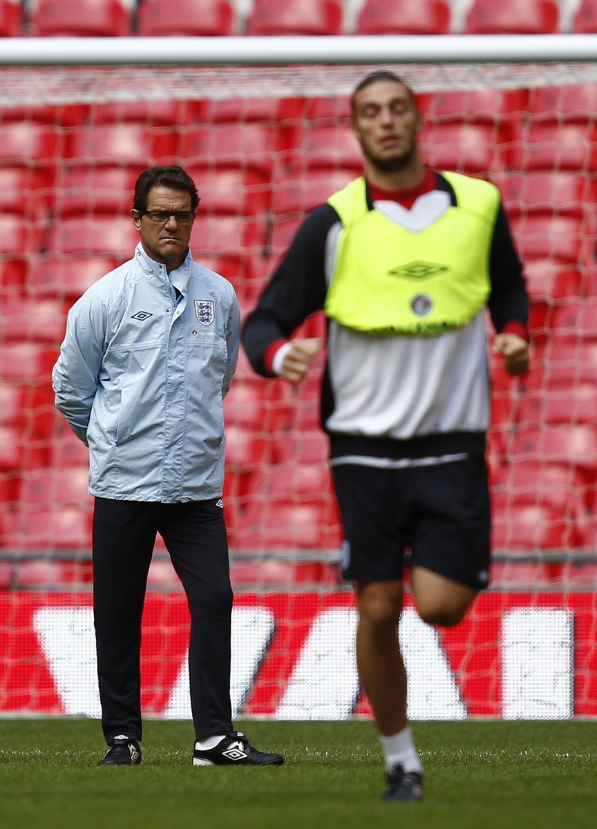 Musíš na sobě pracovat! Italský trenér anglické reprezentace Fabio Capello se opřel do Andyho Carrolla, kterého by rád viděl ve svém mužstvu.