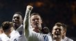 Wayne Rooney slaví svůj zásah v zápase proti Skotsku