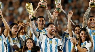 Argentina vítala šampiony: obrovský zájem, ohňostroje i Messiho 800. gól