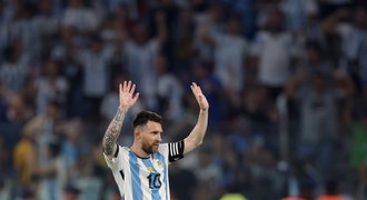 Messi má jako třetí v historii sto gólů za repre. V přípravě dal hattrick