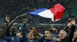 Fotbalisté Francie slaví postup na mistrovství světa po výhře nad Ukrajinou, uprostřed šťastný Franck Ribéry