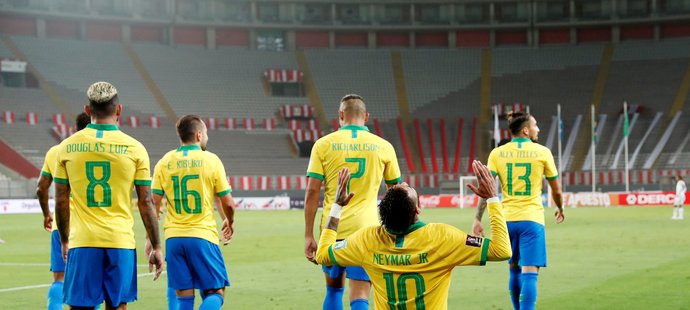 Neymar nastřílel hattrick a v historických tabulkách brazilské reprezentace přeskočil Ronalda