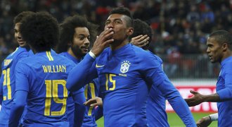 Brazílie rozdrtila Rusko, Ronaldo otáčel s Egyptem, Itálie padla s Argentinou