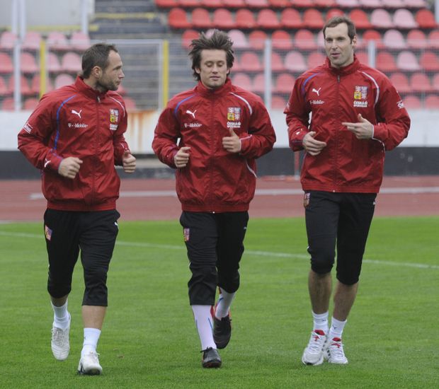 Polák, Rosický a Čech při výklusu. Polák, Rosický a Čech při výklusu.
