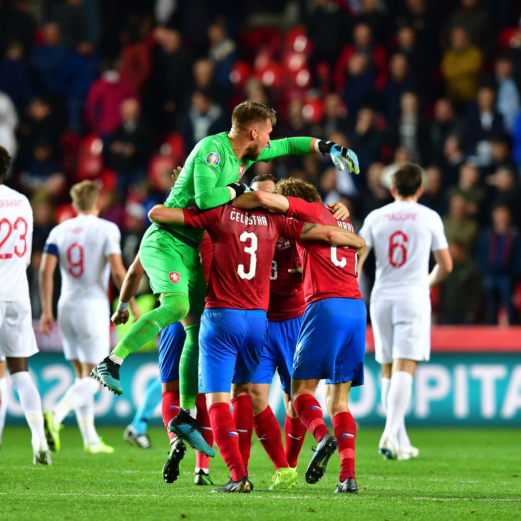 Nadšení české reprezentace, právě porazila slovutný Albion