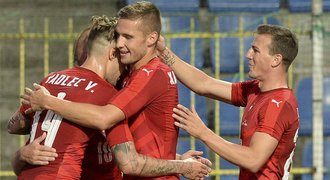 Česko - Arménie 3:0. Jarolím začal u reprezentace výhrou, Kadlec zářil