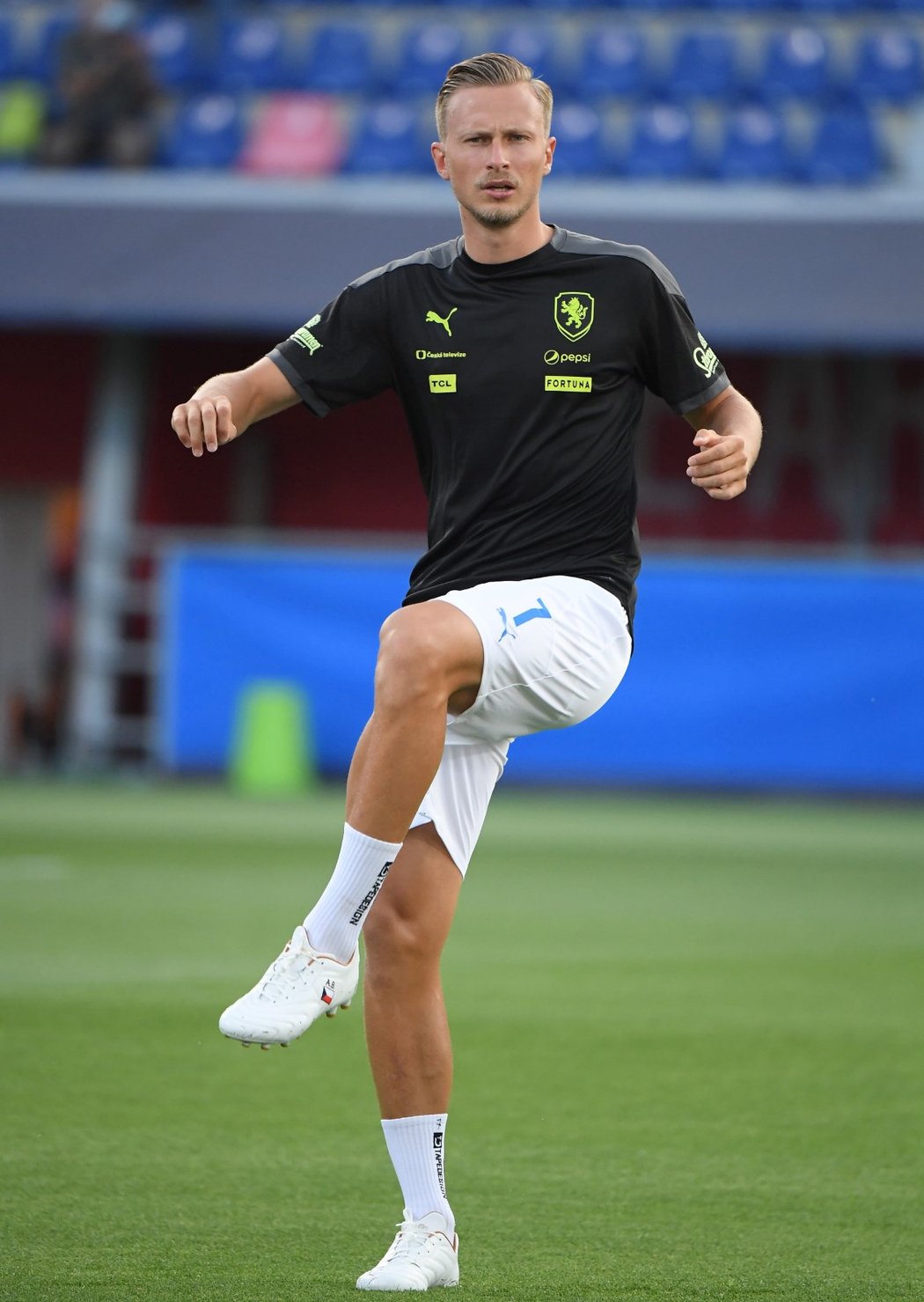 Antoní Barák plní na EURO 2021 roli náhradníka, který může zaskočit do středu pole