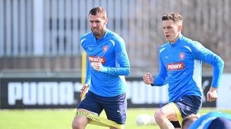 Historicky největší zásah v českém fotbale. Policie od rána zatýká špičky i hráče kvůli korupci a sázkám Historicky největší zásah v českém fotbale. Policie od rána zatýká špičky i hráče kvůli korupci a sázkám