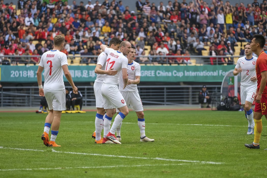 Radost český fotbalistů z branky v utkání proti Číně