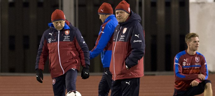 Čeští trenéři na přípravě národního týmu před kvalifikačním duelem s Norskem