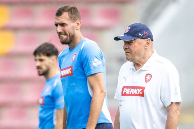 Koubek před finálním řezem: Cítím se blbě, čteme i mezi řádky. Co Hložkova pozice? Koubek před finálním řezem: Cítím se blbě, čteme i mezi řádky. Co Hložkova pozice?