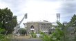 Stadion Ference Puskáse, dříve Népstadion, v Budapešti vypadá zvenku hodně zajímavě