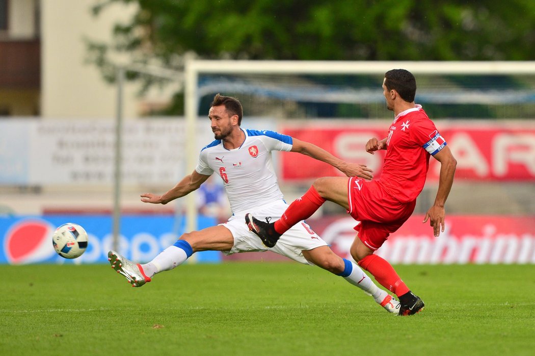 Stoper Tomáš Sivok dirigoval českou defenzivu v přípravném duelu s Maltou.