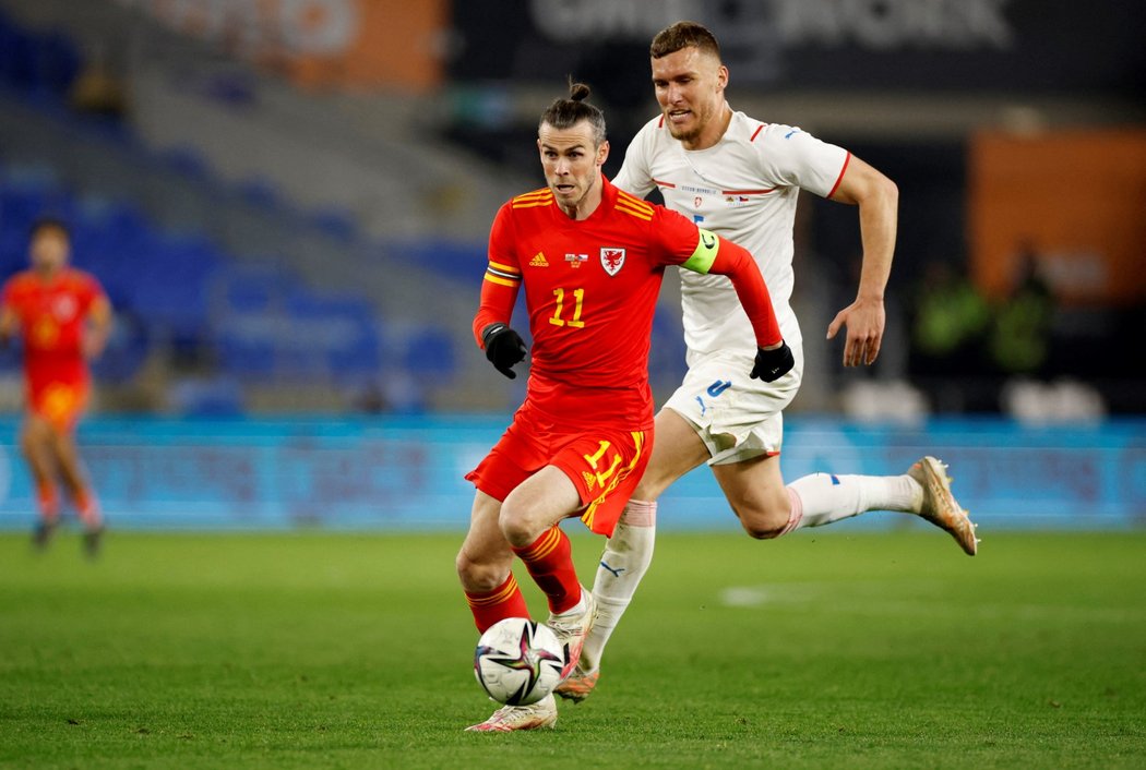 Velšský kapitán Gareth Bale během zápasu s Českem