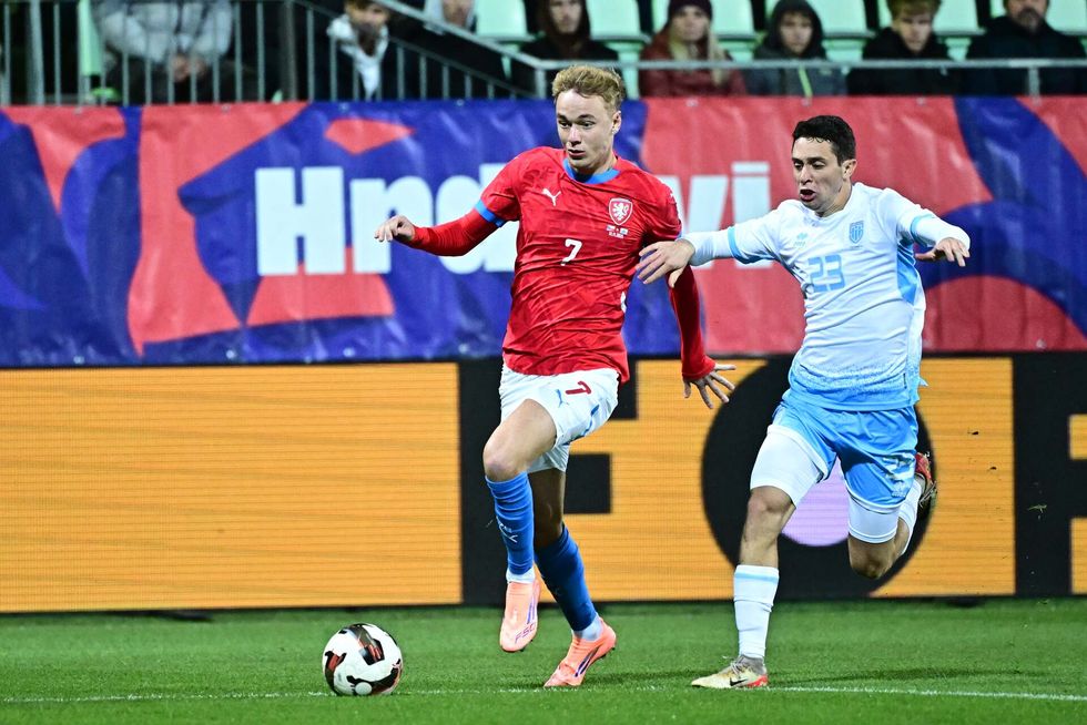 ONLINE: Česko - San Marino 0:0. Hellebrand debutuje, na hrotu Sejk. Hraje i Ladra ONLINE: Česko - San Marino 0:0. Hellebrand debutuje, na hrotu Sejk. Hraje i Ladra