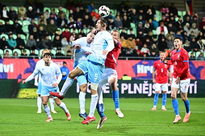 ONLINE: Česko - San Marino 0:0. Hellebrand debutuje, na hrotu Sejk. Hraje i Ladra ONLINE: Česko - San Marino 0:0. Hellebrand debutuje, na hrotu Sejk. Hraje i Ladra