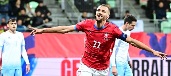 Tomáš Souček se raduje z gólu v utkání proti San Marinu