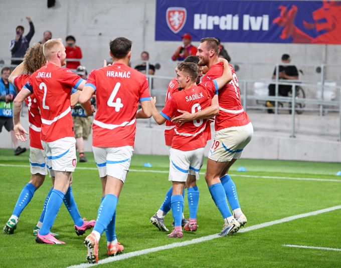 FAČR může získat peníze od nového partnera. Ten se neúspěšně ucházel o ligu FAČR může získat peníze od nového partnera. Ten se neúspěšně ucházel o ligu