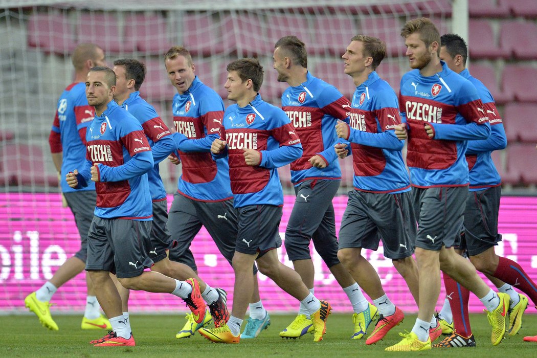 Čeští fotbalisté na tréninku den před zápasem s USA