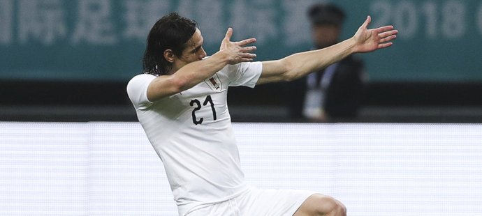 Edinson Cavani druhým gólem na turnaji vystřelil Uruguaji prvenství v China Cupu