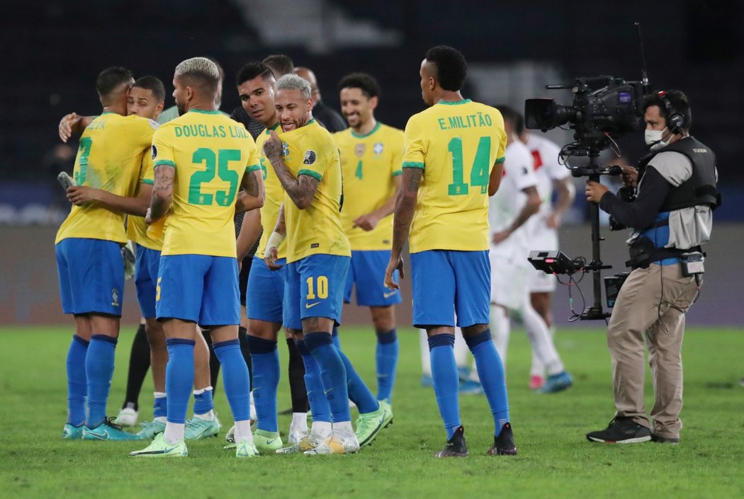 Fotbalisté Brazílie se radují z postupu do finále Copy Amériky