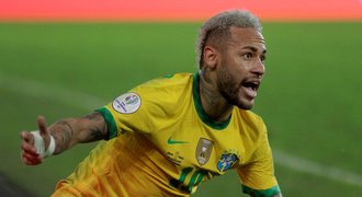 Neymar okouzlil kličkami, legenda soptila: Nakopal bych ho