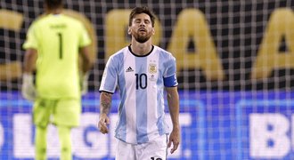 Messi nesmí skončit! Hvězdu přemlouvá Maradona i argentinský prezident