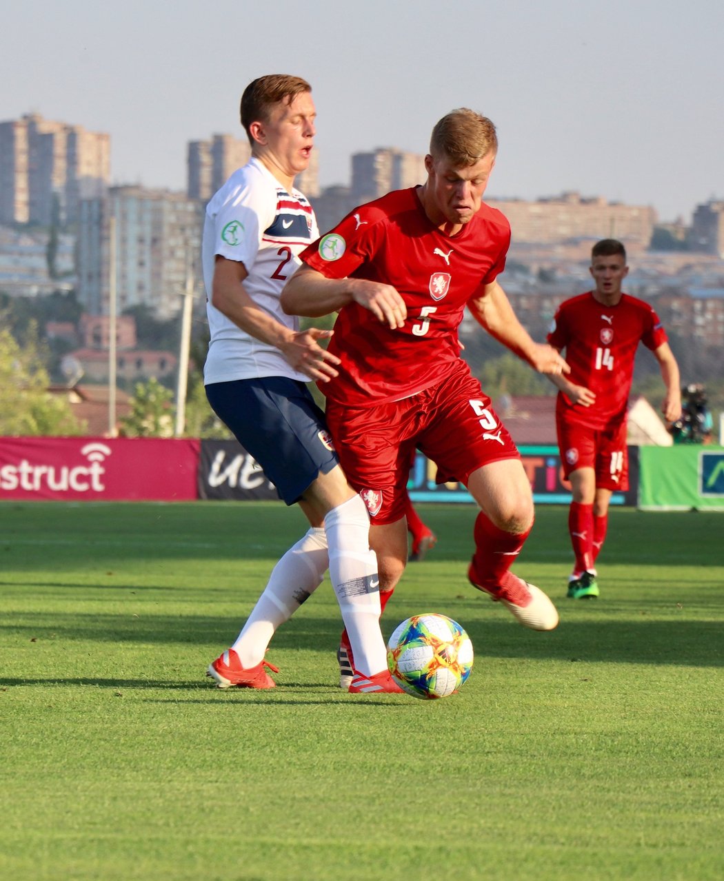 Česká devatenáctka ve druhém utkání na mistrovství Evropy remizovala s Norskem 0:0