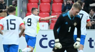 Česko - Severní Irsko 3:0. Sejk zářil za jednadvacítku, trefil se i Halinský