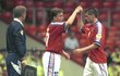 Vladimír Šmicer na EURO 1996 střídá Pavla Kuku v zápase s Ruskem, ve kterém pak vystřelil postupovou remízu