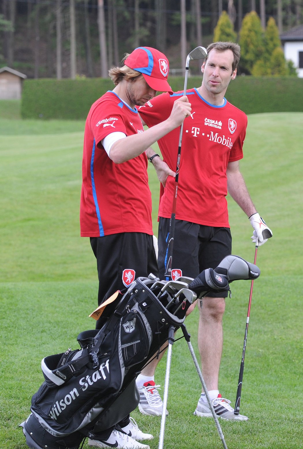 S Petrem Čechem si v Bad Waltersdorfu zahrál golf i Jaroslav Plašil (vlevo)